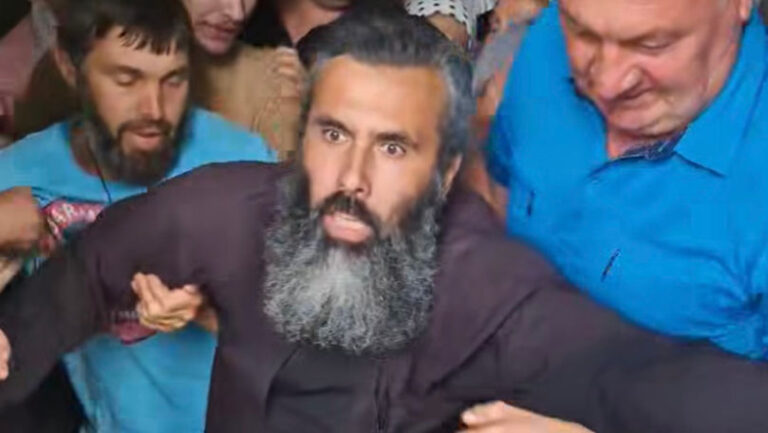 Atacul asupra preotului din Grinăuți: Șase persoane, trimise pe banca acuzaților