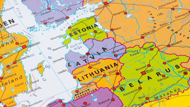 Moscova, reacție furioasă la decizia statelor baltice de a impune restricții misiunilor diplomatice ruse