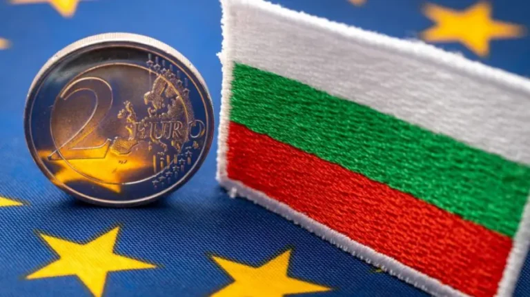 Bulgaria intră în zona euro de la 1 ianuarie, pe fondul scepticismului public și al tensiunilor politice