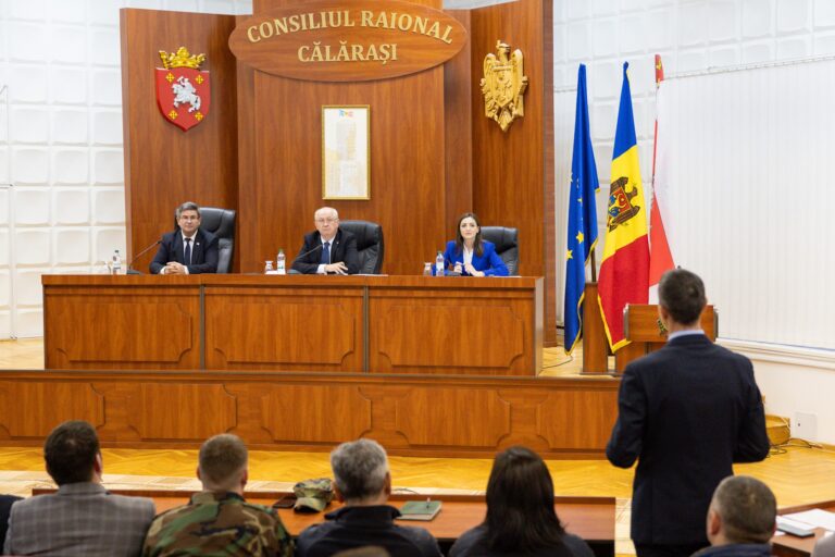 Premierul Alexandru Munteanu, în discuție cu primarii din raionul Călărași