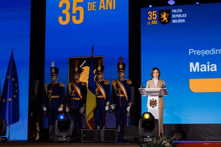 Maia Sandu, mesaj de Ziua Poliției din R. Moldova: „Vă mulțumesc pentru devotamentul și profesionalismul cu care vă faceți datoria zi și noapte”