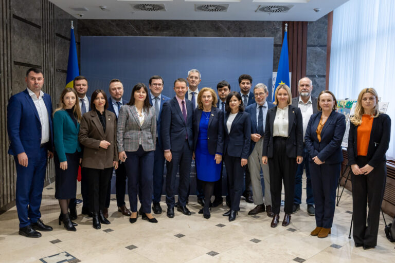 Membri ai Parlamentului European și ai Legislativului R. Moldova solicită deschiderea negocierilor de aderare pe trei clustere până la finalul lui 2025