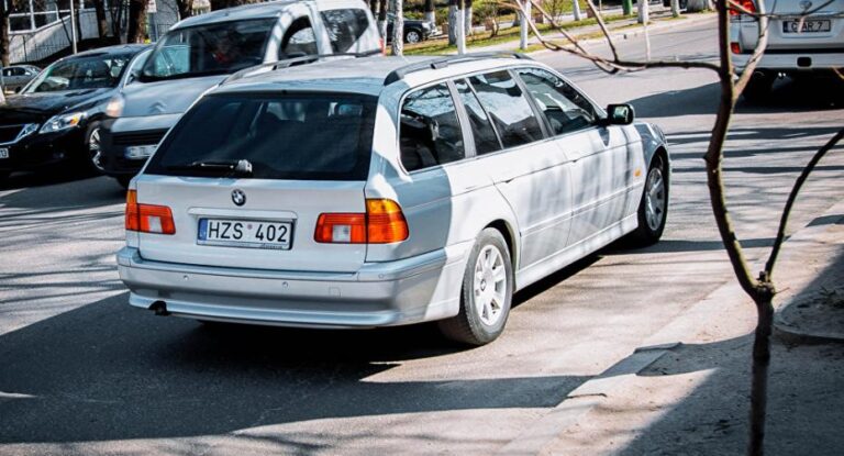 Cum se achită taxa pentru autoturismele cu numere străine dispărute sau distruse. Explicațiile autorităților