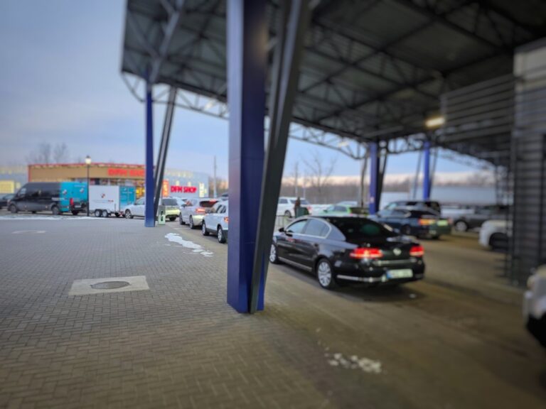 Mai multe puncte de trecere a frontierie, fără curent electric. Procedurile vamale se fac în regim manual