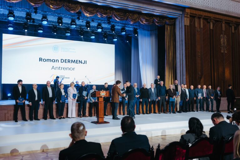 (FOTO) Zeci de sportivi din R. Moldova, premiați în cadrul Galei Sportului 2025