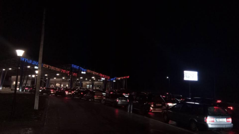 Situația traficului la frontieră, ora 16:00: circulație fluidă la Sculeni, aglomerație pe sensul de ieșire la Leușeni