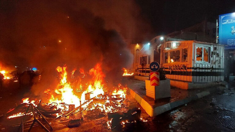 Prințul moștenitor al Iranului a îndemnat protestatarii să rămână în stradă: „Președintele Trump a spus că este gata să vă ajute”