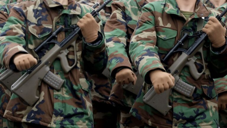 Un militar al Armatei din Republica Moldova s-a rănit cu arma din dotare