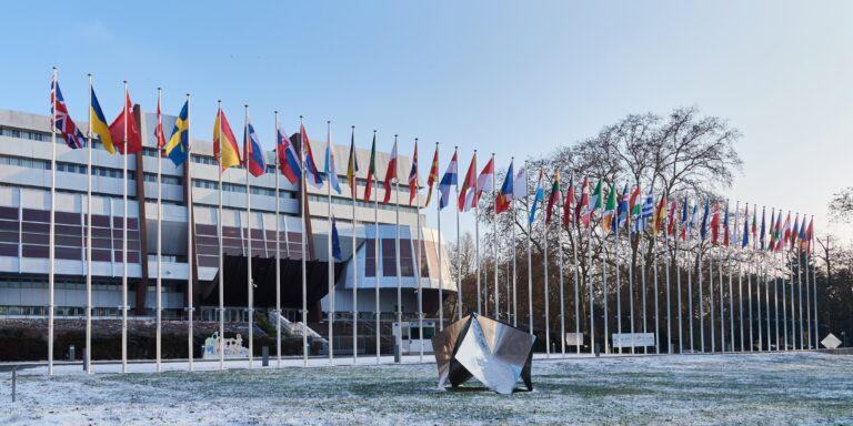 Președintele Comitetului de Miniștri al Consiliului Europei condamnă atacul Rusiei cu racheta Oreșnik asupra Ucrainei