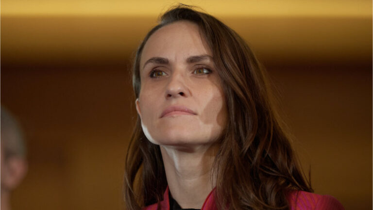 Oana Țoiu: „Decizia de a-l aduce pe Nicolas Maduro în fața justiției poate opri creșterea flagelului traficului de droguri”