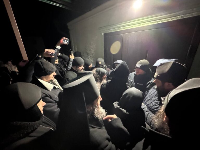 Conflictul de la Dereneu: Șase persoane, printre care primarul localității, reținute