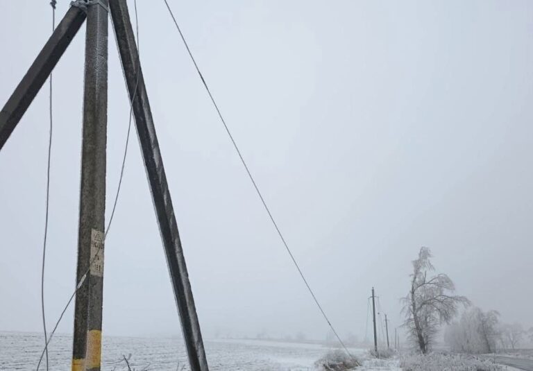 Zeci de localități din R. Moldova, fără energie electrică din cauza condițiilor meteo