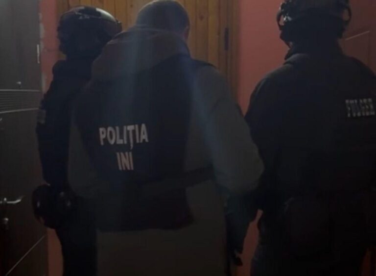 (VIDEO) Șantaj și amenințări grave: Opt persoane, cercetate penal pentru extorcarea a peste 47000 de euro