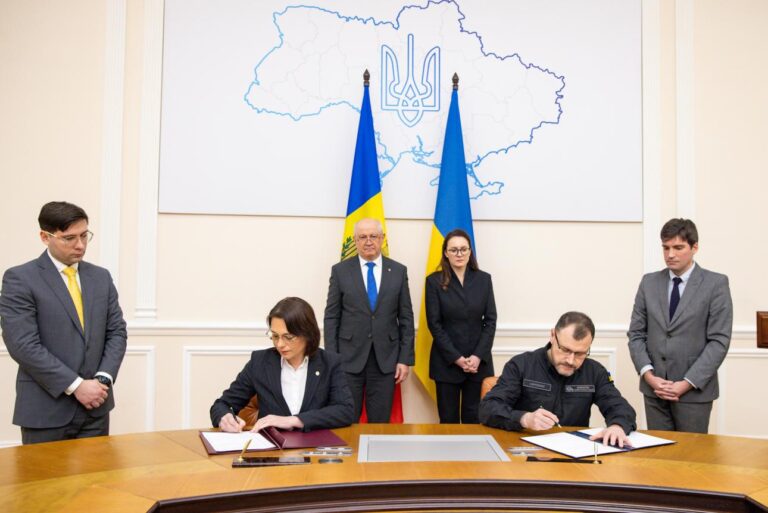 Trei acorduri de cooperare între R. Moldova și Ucraina, semnate la Kiev