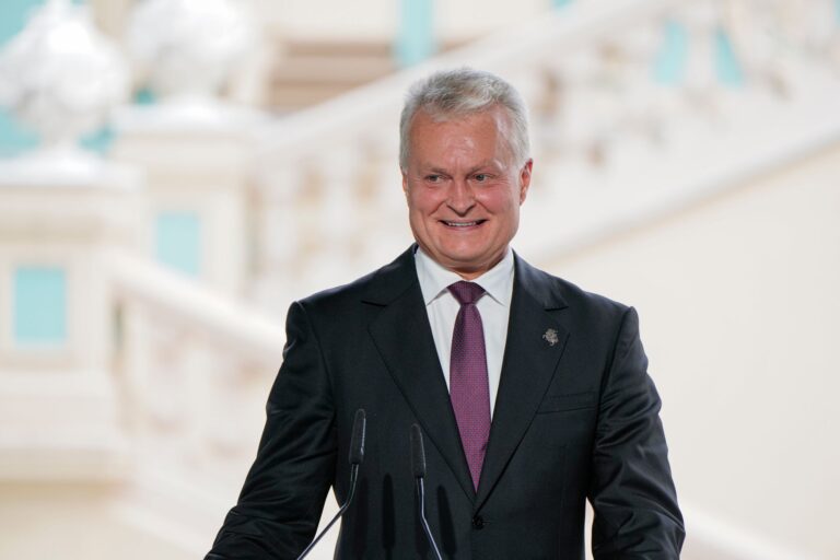 Gardul casei președintelui lituanian Gitanas Nausėda, verificat pentru posibila ocupare a terenului public