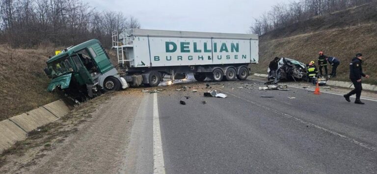 (FOTO) Accident grav la Soroca: O persoană a decedat, iar alta a ajuns la spital