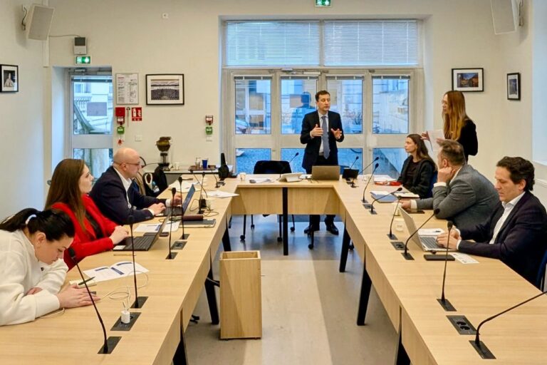 (FOTO) Funcționari publici de la Chișinău, vizită de studiu la Paris