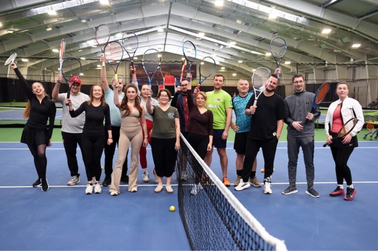 (VIDEO/FOTO) Eveniment inedit la Centrul Național de Tenis: Mai mulți jurnaliști din R. Moldova și-au testat abilitățile sportive