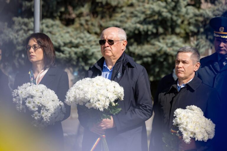 Marșul Păcii la Coșnița: Premierul Alexandru Munteanu a adus un omagiu eroilor căzuți în războiul de pe Nistru