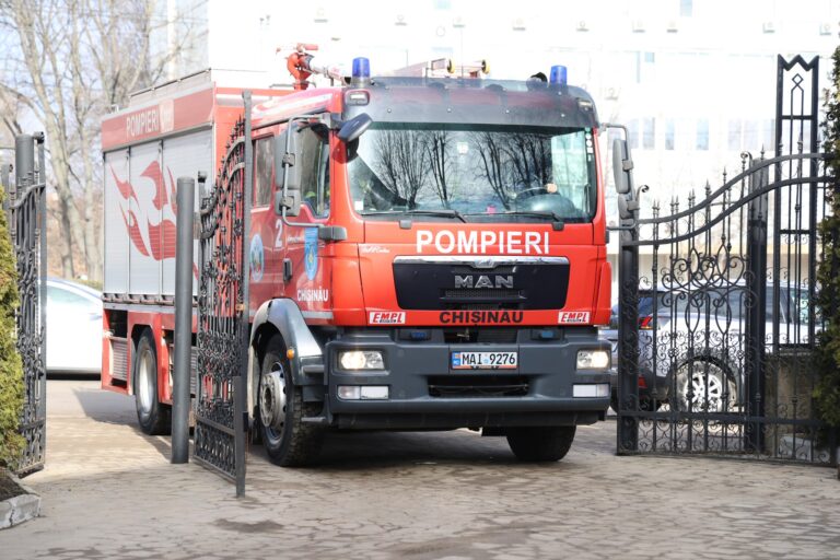 (FOTO) Un incendiu a izbucnit în clădirea Ministerului Sănătății de la Chișinău