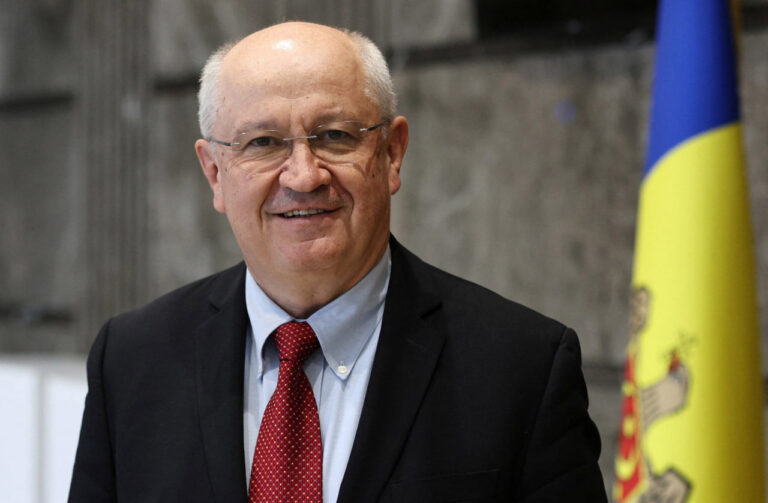 Premierul Alexandru Munteanu, de Ziua Unirii Basarabiei cu România: „La mulți ani tuturor celor care simt și trăiesc românește pe ambele maluri ale Prutului!”