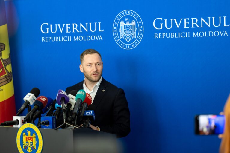 Ministrul Mediului, chemat la audieri în Parlament