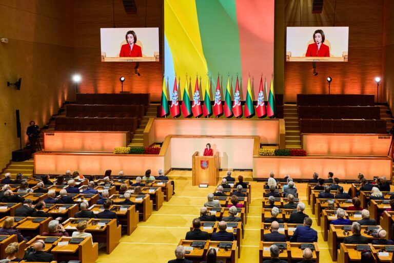Maia Sandu, în plenul Parlamentului de la Vilnius: „Pactul Molotov–Ribbentrop a pecetluit soarta Lituaniei și a Moldovei deopotrivă”