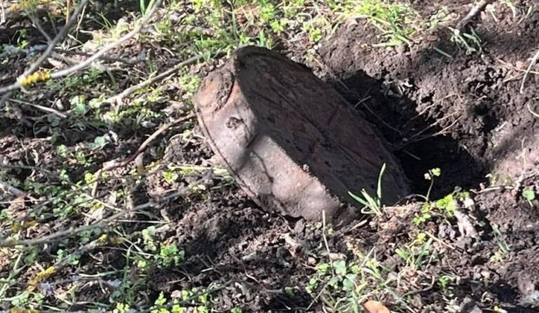 (FOTO) Obiecte explozive, depistate în mai multe localități din R. Moldova. Geniștii Armatei Naționale au intervenit