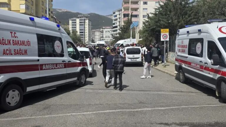 Un nou atac armat la o școală din Turcia: Patru persoane au fost ucise și alte 20 au fost rănite