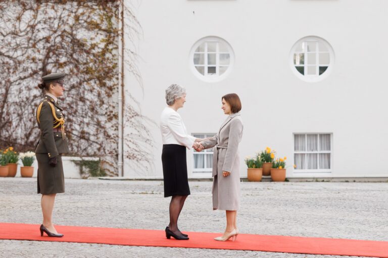 (VIDEO) Președinta R. Moldova, întâmpinată la Dublin