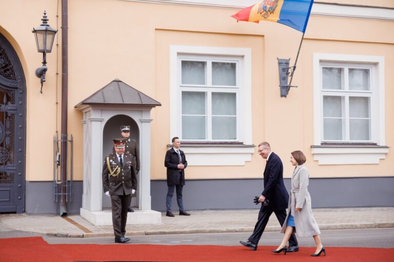 (VIDEO) Președinta R. Moldova, întâmpinată la Castelul Riga