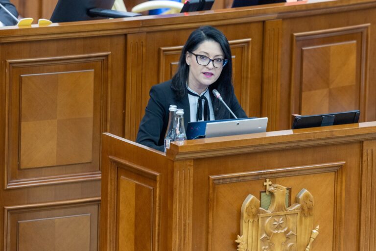 Moțiunea împotriva politicilor Ministerului Muncii și Protecției Sociale a eșuat