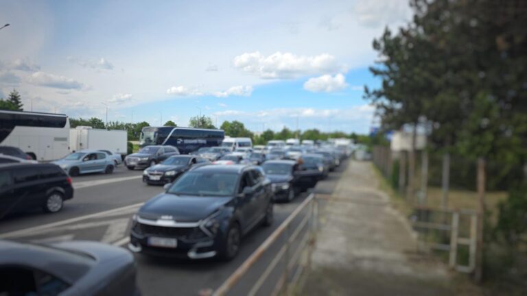 Trafic intens la punctul de trecere a frontierei Leușeni