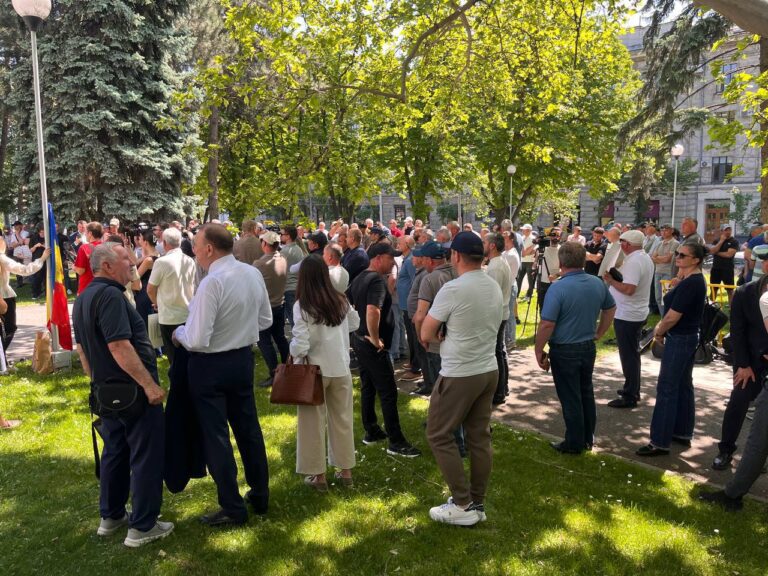 Fermierii din R. Moldova au protestat în fața Guvernului