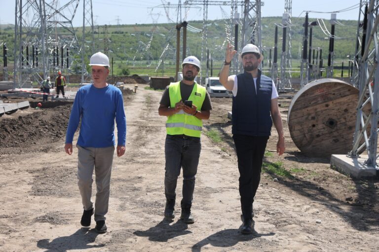 Ministrul Energiei solicită finalizarea la timp a lucrărilor la linia Vulcănești–Chișinău