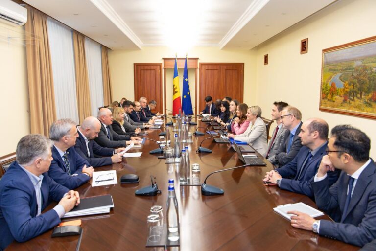 Premierul R. Moldova și experți ai FMI, discuții privind reforma fiscală
