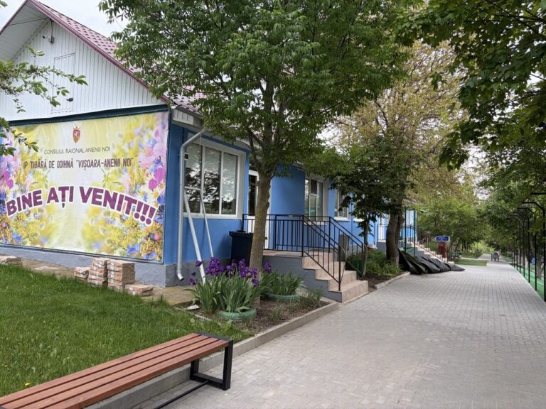Taberele de odihnă sunt în plină pregătire pentru deschiderea noului sezon estival