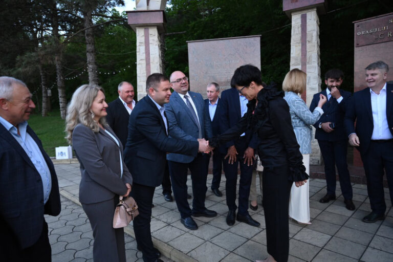 UE continuă investițiile în Moldova: 20 de școli vor fi modernizate, iar programul „Satul European” primește sprijin