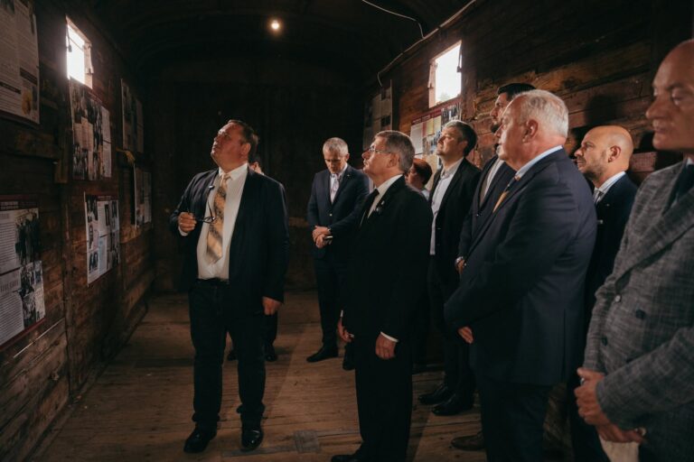 (VIDEO//FOTO) Expoziția „Teroarea de stat în Moldova sovietică. Amploare, victime și făptași”, inaugurată la Chișinău