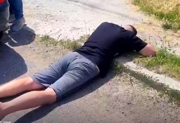 (VIDEO) Tentativă de escrocherie de sute de mii de lei: Doi bărbați, reținuți în flagrant