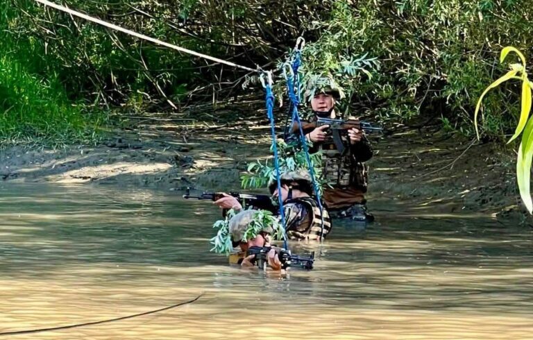 (FOTO) Militari din Republica Moldova, la un exercițiu de instruire în România