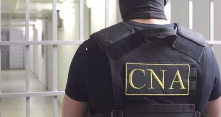 Trei polițiști cercetați pentru corupție, reținuți din nou într-o cauză de abuz de serviciu