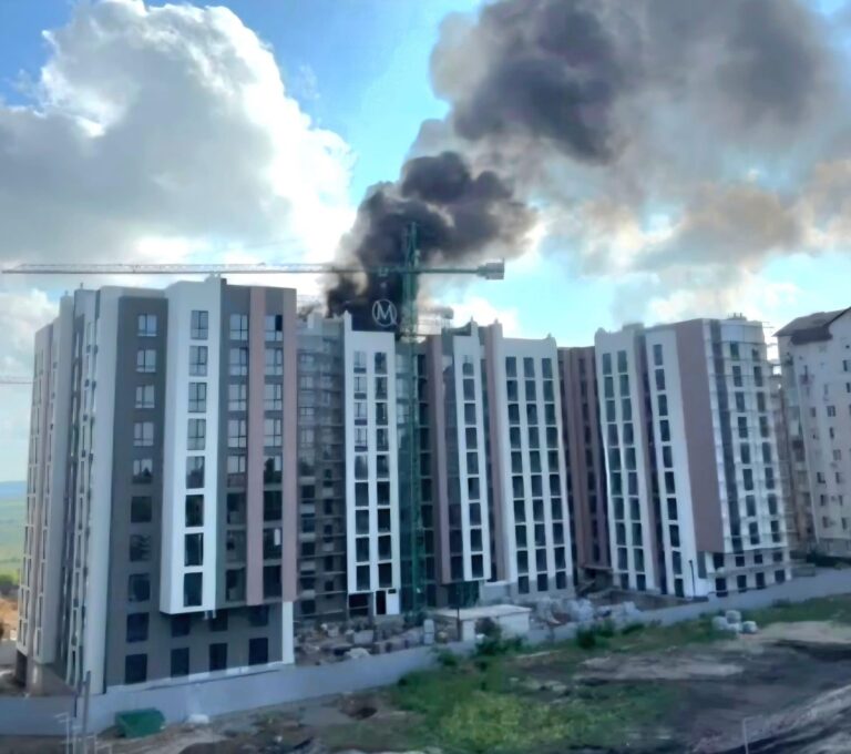 Explozie puternică într-un bloc aflat în construcție din Durlești
