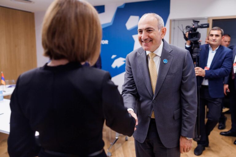 Maia Sandu, mesaj de felicitare pentru Nikol Pașinian după victoria obținută de partidul său în alegerile din Armenia