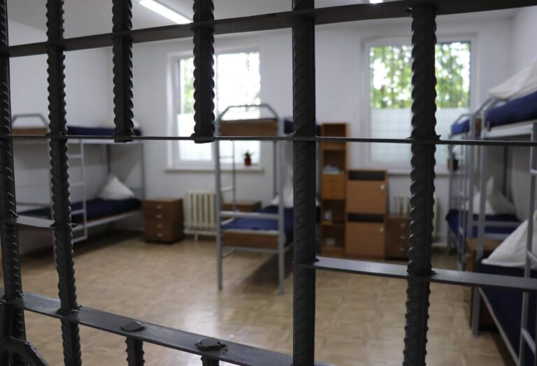 Un deținut al Penitenciarului Pruncul a încercat să evadeze în timp ce era escortat la un spital din Chișinău