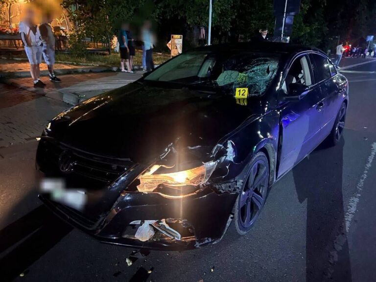 Accident grav la Drochia: O femeie, lovită de o mașină pe trecerea de pietoni