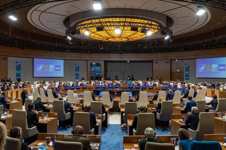 Declarație: Statele membre ale NATO își reafirmă angajamentul ferm față de clauza apărării colective