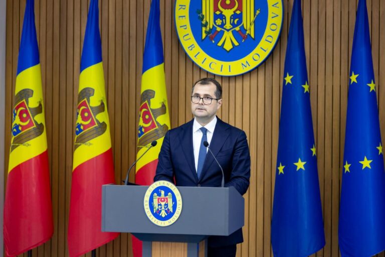 Guvernul limitează exporturile de motorină și majorează temporar marja comercială