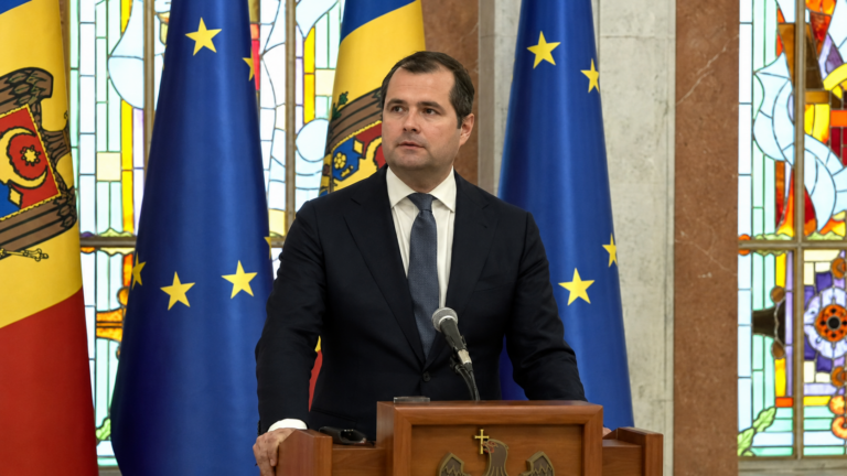 Zi decisivă la Chișinău: Vasile Tofan cere votul de încredere al Parlamentului