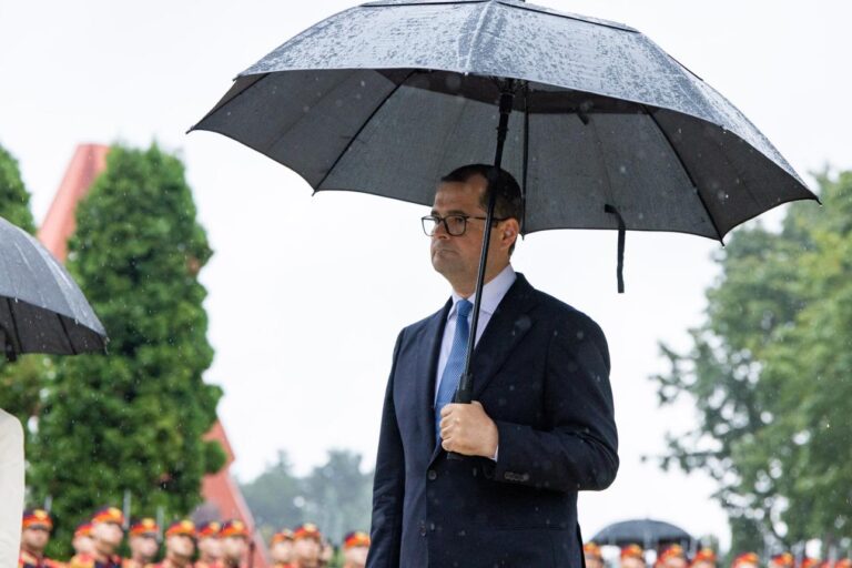 Premierul Vasile Tofan, de Ziua Independenței: „Drumul parcurs pentru a deveni stăpânii propriei sorți a fost unul greu”